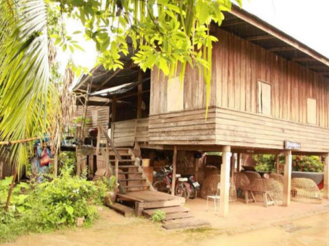 เรือนนายทัด อินทวงษ์